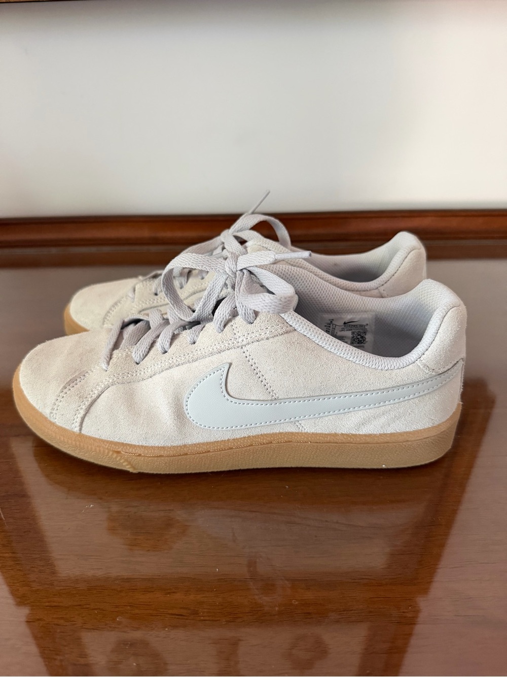 Nike Court Legacy Suede Women’s Size 8 Beige Cream Gum Sole Sneakers 916795-001